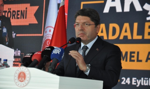 Adalet Bakanı Tunç: Sadece adalet sarayı inşa etmekten bahsetmiyoruz, içinden de bahsediyoruz