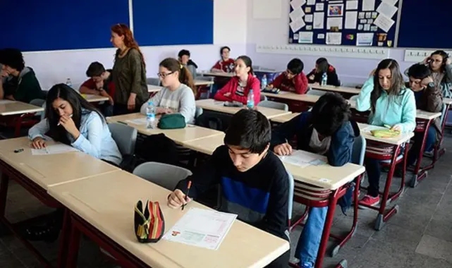 Ahmet Hakan'dan 'ilk dersin teması' eleştirisi: Bunlara ne gerek var Allah aşkına?