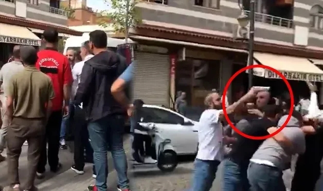 Diyarbakır'da gözaltı sırasında arbede: Polis havaya ateş açtı