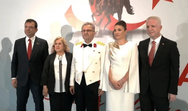 İstanbul Valiliği'nin 30 Ağustos Resepsiyonunda Dikkat Çeken Ayrıntı: 'Erdoğan Yoksa Gerisi Teferruat...'