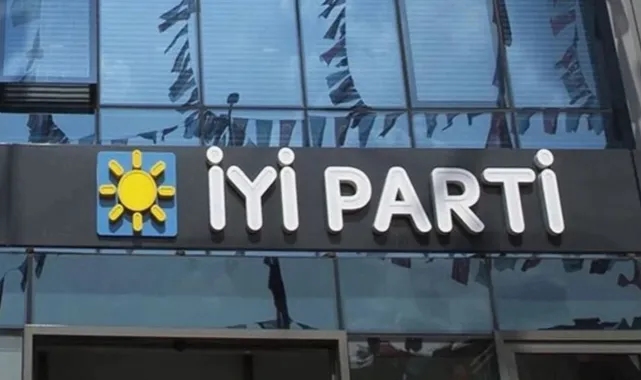 İYİ Parti'de belediye başkanı üyelerle birlikte istifa etti