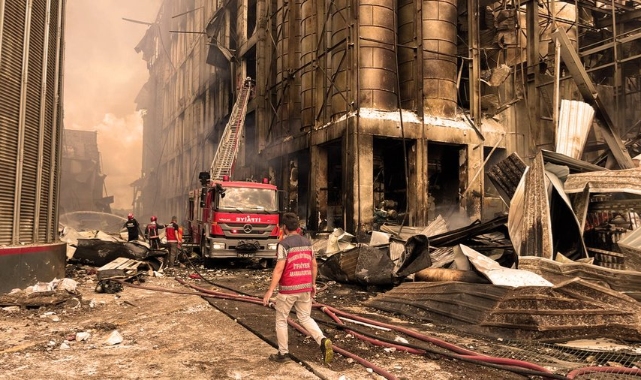 Savaş Alanı Gibi! Sakarya&#039;daki Fabrikada Büyük Patlama: Soruşturma Başlatıldı