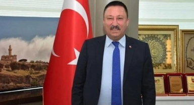 AK Partili eski Bağlar Belediye Başkanı 3 yıl 9 ay hapis cezasına çarptırıldı
