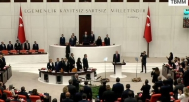 CHP'den beş yıl sonra ilk: Erdoğan'ı bu kez ayakta karşıladılar