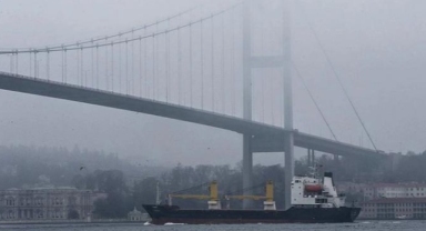 İsrail gemisi Boğaz'da arızalandı: Gemi trafiği askıya alındı
