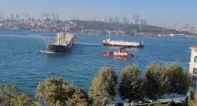 İstanbul Boğazı'nda iki yük gemisi çarpıştı