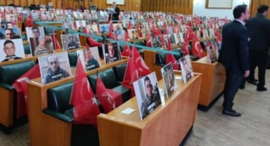 İYİ Partiden 'İmralı' tepkisi: Sıralar şehitlerin fotoğraflarıyla doldu