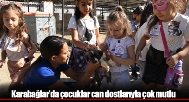 Karabağlar’da çocuklar can dostlarıyla çok mutlu