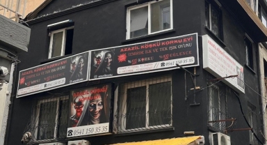 Korku evine astıkları tabelalar paniğe neden oldu!