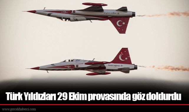 Türk Yıldızları 29 Ekim provasında göz doldurdu   