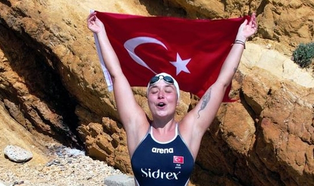 Ultra maraton yüzücüsü Bengisu Avcı, Molokai Kanalı'nı geçti