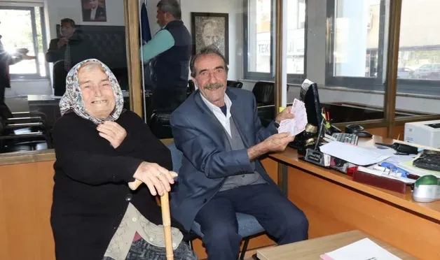 Aydın'da yolda bulunan para dolu çanta sahibine teslim edildi