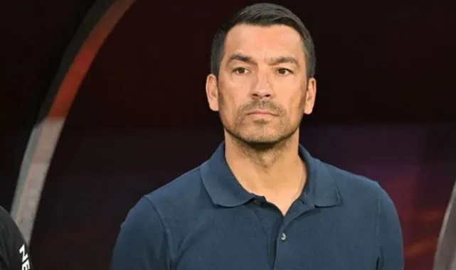 Beşiktaş, Van Bronckhorst ile yolları ayırdığını resmen duyurdu