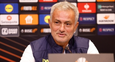 Mourinho'ya UEFA'dan 1 maçlık ceza