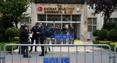 Üç belediyeye kayyım: DEM Parti yürütmeyi durdurma talebiyle mahkemeye başvurdu
