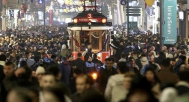 1 milyon kişi oy kullandı: TDK’ya göre yılın kelimesi ‘kalabalık yalnızlık’