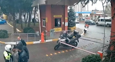 Kasksız motosikletli saldırdığı polisin burnunu kırdı: 52 kez ceza kesilmiş