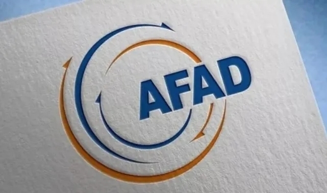 Kayalıklarda mahsur kalan keçiyi AFAD ekipleri kurtardı