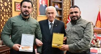 MHP Genel Başkanı Bahçeli'yi makamında ziyaret ettiler: 'Hayır dualarını aldılar'