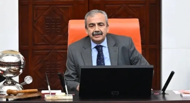 Sırrı Süreyya Önder, Cumhuriyeti hedef aldı! 'Allah’ın her alandan silinmesi' dedi