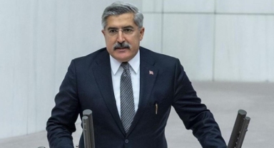AK Partili Yayman mikrofonu açık unuttu:
