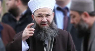 Cübbeli bu kez de Türkleri hedef aldı: 'Canlarını mallarını cehenneme satmışlar'