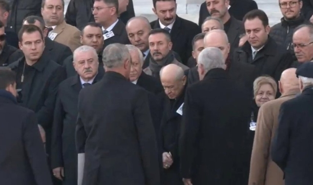 Devlet Bahçeli ve Müsavat Dervişoğlu tokalaşmadı