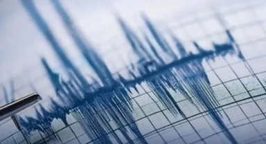 İzmir'de deprem