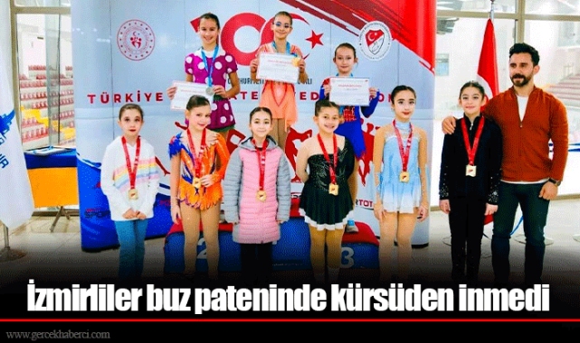 İzmirliler buz pateninde kürsüden inmedi
