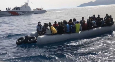 Kuşadası’nda ekiplerden kaçan göçmenler lastik bottan düştü: Yedi ölü