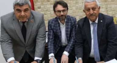 Milli Eğitim’den okul müdürlerine CHP’li Başkan talimatı! 'Kitaplarını dağıtmayın'