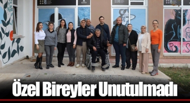 Özel Bireyler Unutulmadı