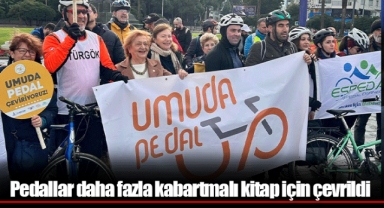 Pedallar daha fazla kabartmalı kitap için çevrildi