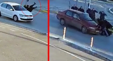 Sakarya'da bir kadına 5 dakika arayla iki otomobilin çarpması güvenlik kamerasında