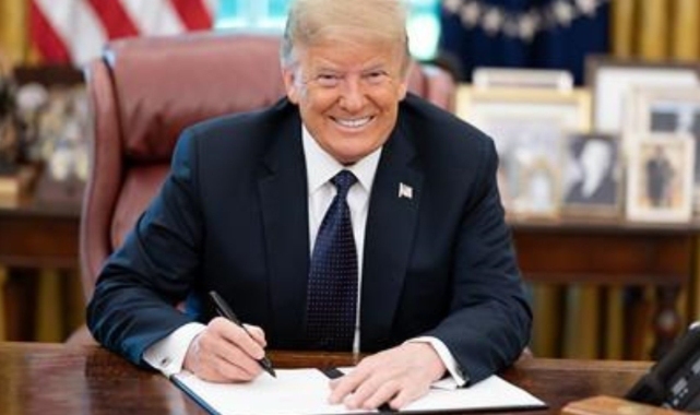 Trump kararnameyi imzaladı, yargıç askıya aldı