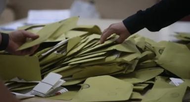 10 anketin seçim anketi sonuçları belli oldu: İşte en çok puan kaybeden parti...
