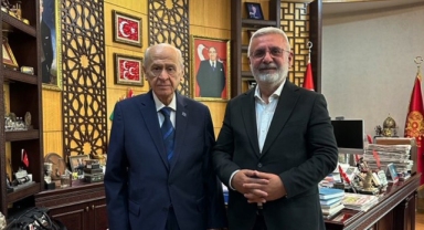 AK Parti'li Mehmet Metiner'den Bahçeli'yle telefon görüşmesi