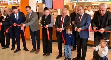 Burger King krizi AK Parti'de istifa getirdi: 'O' isim partiden ayrıldı