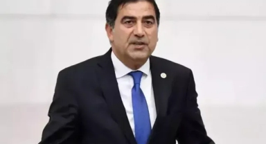 İYİ Parti'den istifa eden Ünal Karaman, AK Parti MKYK'sında