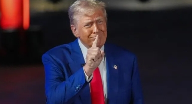 Trump, ek gümrük vergisini 1 aylığına askıya aldı