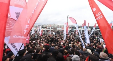 Valilik izin vermemişti: CHP'den Eminönü'de Filistin'e destek mitingi