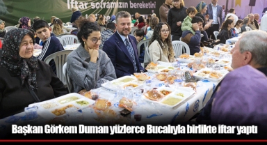 Başkan Görkem Duman yüzlerce Bucalıyla birlikte iftar yaptı