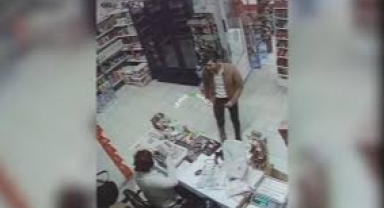 Markette uygunsuz hareketlerde bulunan kişi gözaltına alındı