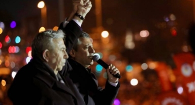 Özgür Özel'den Saraçhane'de Mansur Yavaş özürü!