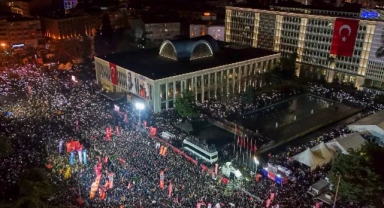 Sosyolog Özkök son beş günün sonucunu yazdı: CHP gençleşti AK Parti ihtiyarladi