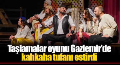 Taşlamalar oyunu Gaziemir'de kahkaha tufanı estirdi
