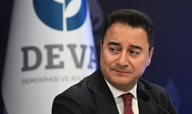Ali Babacan'dan PKK'nın fesih kararı sonrası uyarı: Başta Suriye odaklı riskler olmak üzere, çok dikkatli olmak zorundayız
