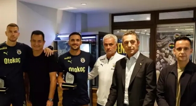 Ali Koç, Edin Dzeko ve Dusan Tadic’e plaket verdi