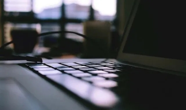 Araştırma: Gençlerin yarısı internetsiz bir dünyada yaşamak istiyor