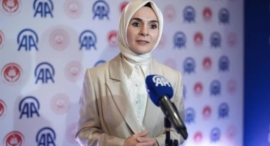 Bakan Göktaş'tan 'Aile' Diplomasisi Trafiği: İmzayı Attı